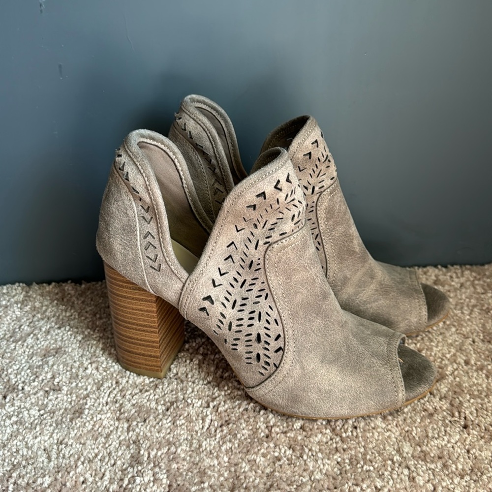 Heeled ankle booties